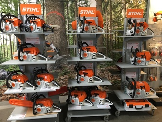 Foto aus dem Geschäft, Sägen der Marke Stihl
